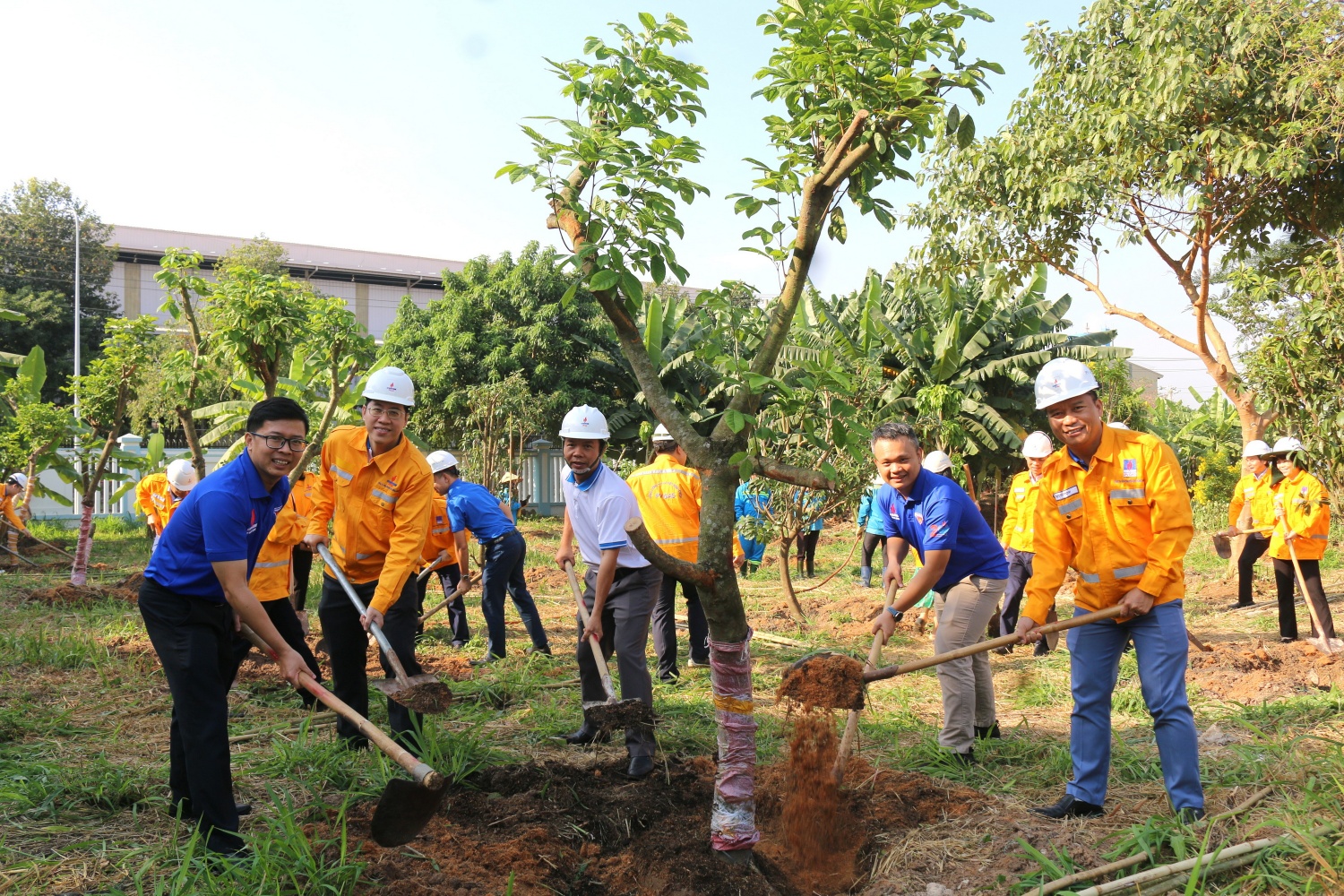 Niềm vui đoàn kết thực hiện các chương trình xã hội có ý nghĩa Niềm vui đoàn kết thực hiện các chương trình xã hội có ý nghĩa