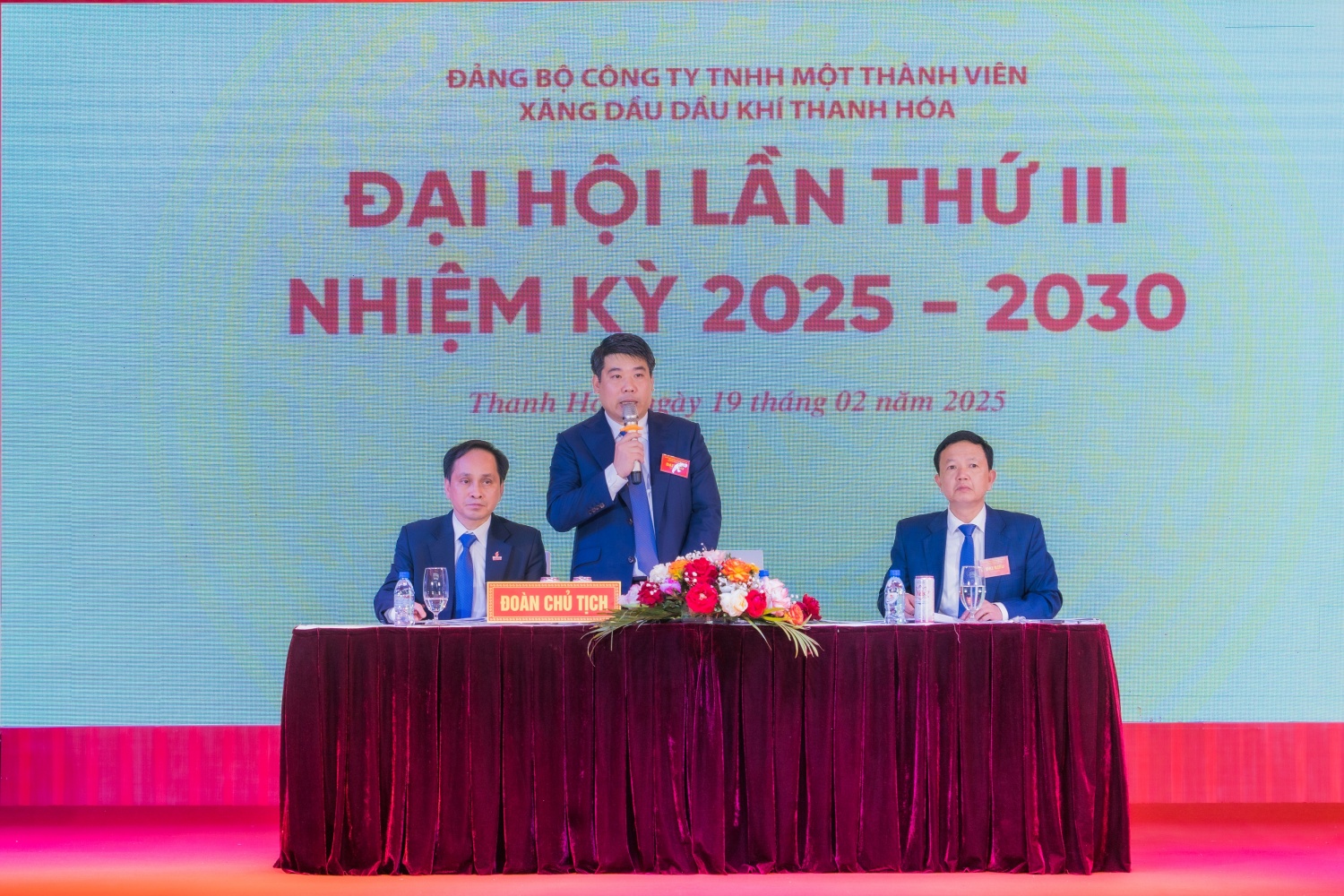 Đoàn Chủ tịch điều hành đại hội Đoàn Chủ tịch điều hành đại hội