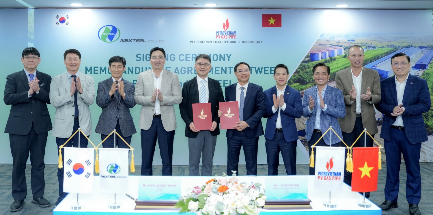 Chúc mừng sự kiện ký kết, bắt đầu chặng đường hợp tác nâng cao năng lực sản xuất và mở rộng thị trường Chúc mừng sự kiện ký kết, bắt đầu chặng đường hợp tác nâng cao năng lực sản xuất và mở rộng thị trường
