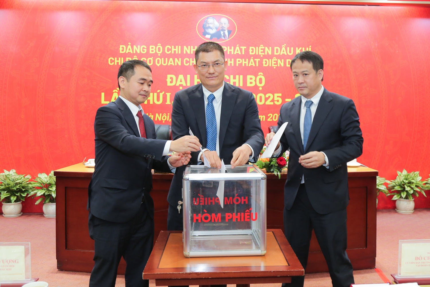 Đại hội Chi bộ Cơ quan Chi nhánh Phát điện Dầu khí lần thứ I nhiệm kỳ 2025 - 2027 thành công tốt đẹp Đại hội Chi bộ Cơ quan Chi nhánh Phát điện Dầu khí lần thứ I nhiệm kỳ 2025 - 2027 thành công tốt đẹp