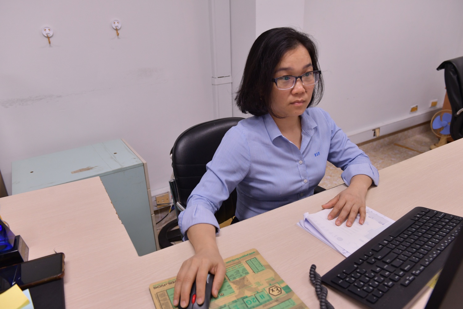 Chị Lê Thị Hiền Giang luôn tận tâm, tỉ mỉ trong từng công việc được giao tại Ban Bảo dưỡng Sửa chữa BSR. Chị Lê Thị Hiền Giang luôn tận tâm, tỉ mỉ trong từng công việc được giao tại Ban Bảo dưỡng Sửa chữa BSR.