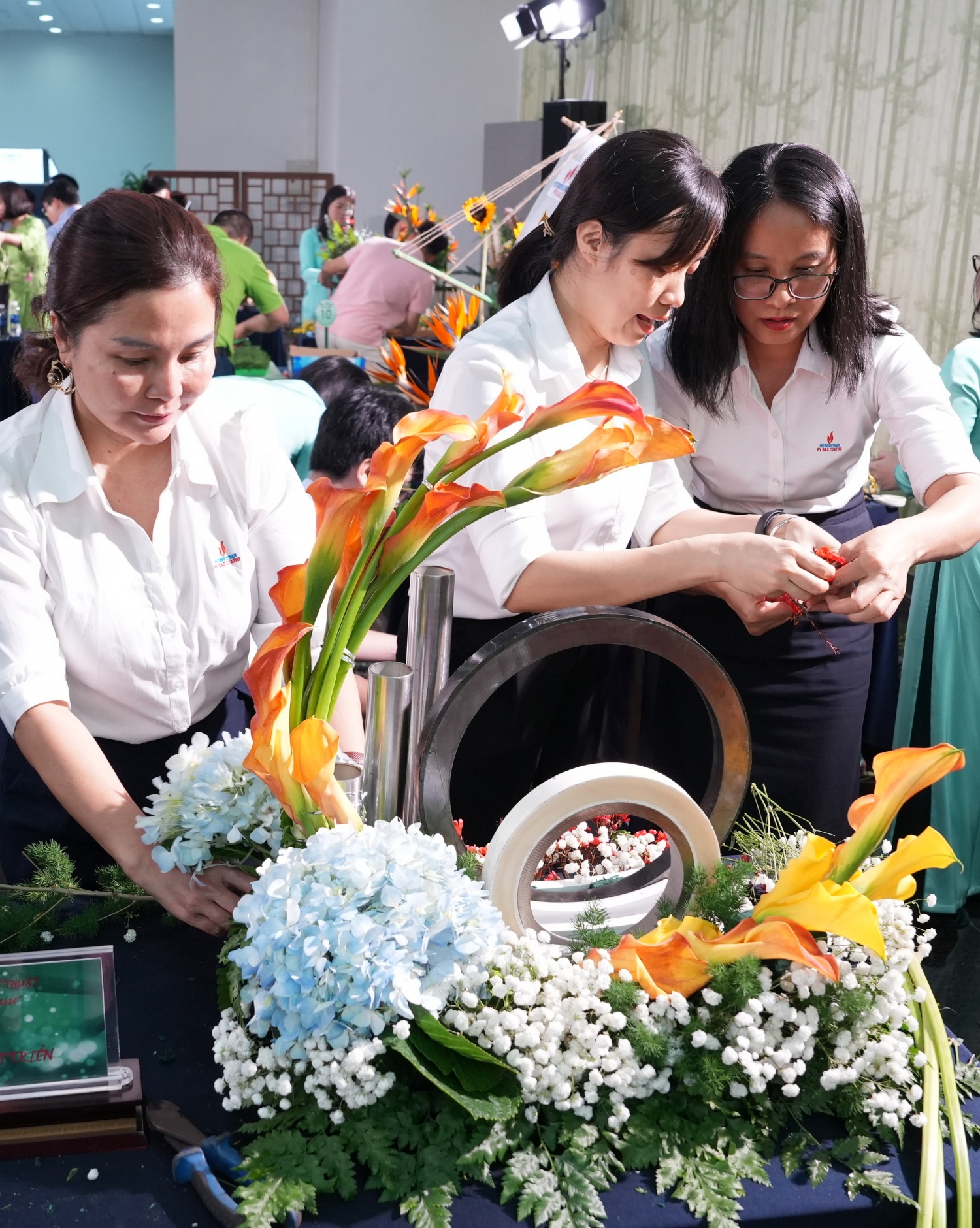 “Sắc hương PV GAS 2025” – Niềm hạnh phúc rực rỡ màu hoa