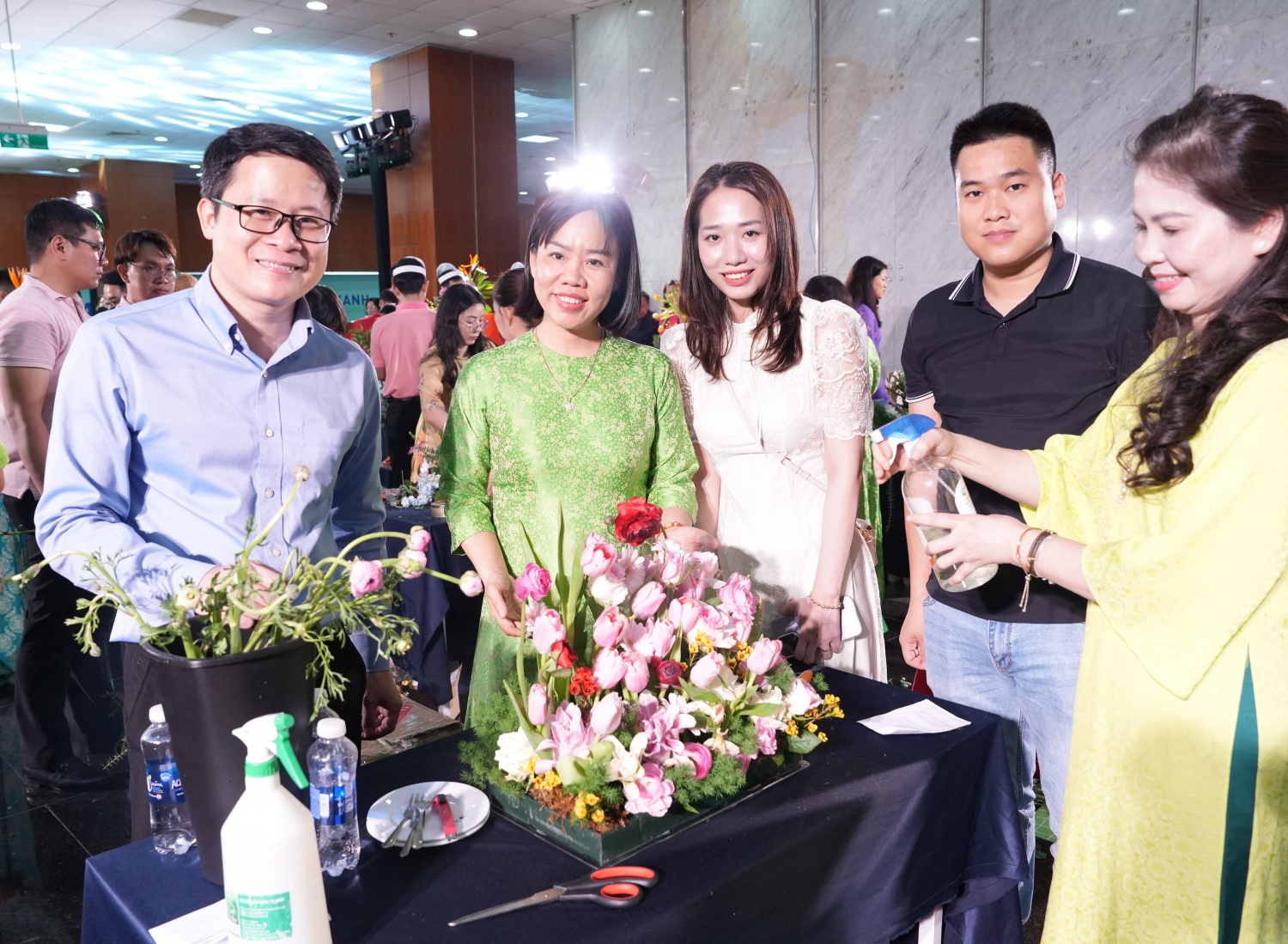 “Sắc hương PV GAS 2025” – Niềm hạnh phúc rực rỡ màu hoa