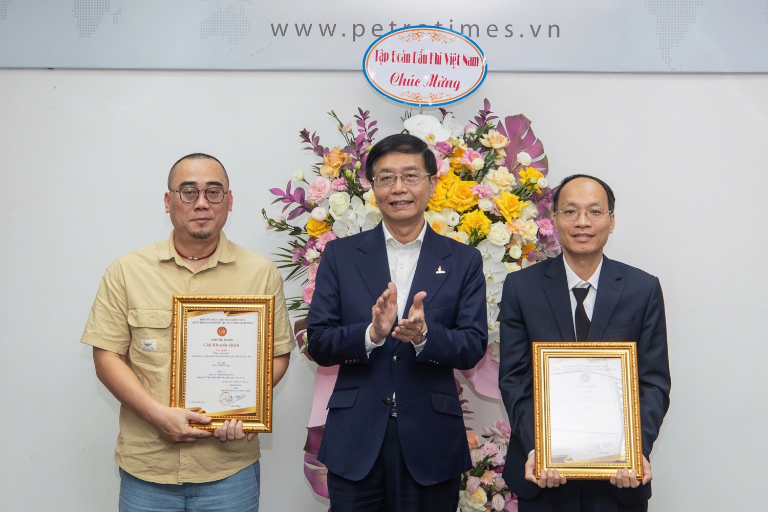 Tạp chí Năng lượng Mới - PetroTimes nhận giải Giải Búa liềm vàng Khối Doanh nghiệp Trung ương năm 2024 Tạp chí Năng lượng Mới - PetroTimes nhận giải Giải Búa liềm vàng Khối Doanh nghiệp Trung ương năm 2024