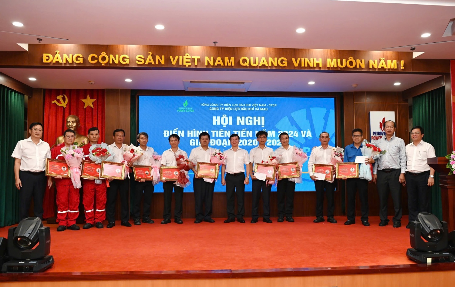 PV Power Ca Mau tuyên dương các dương điển hình tiên tiến giai đoạn 2020 - 2025 PV Power Ca Mau tueyen dương các dương điển hình tiên tiến giai đoạn 2020 2025