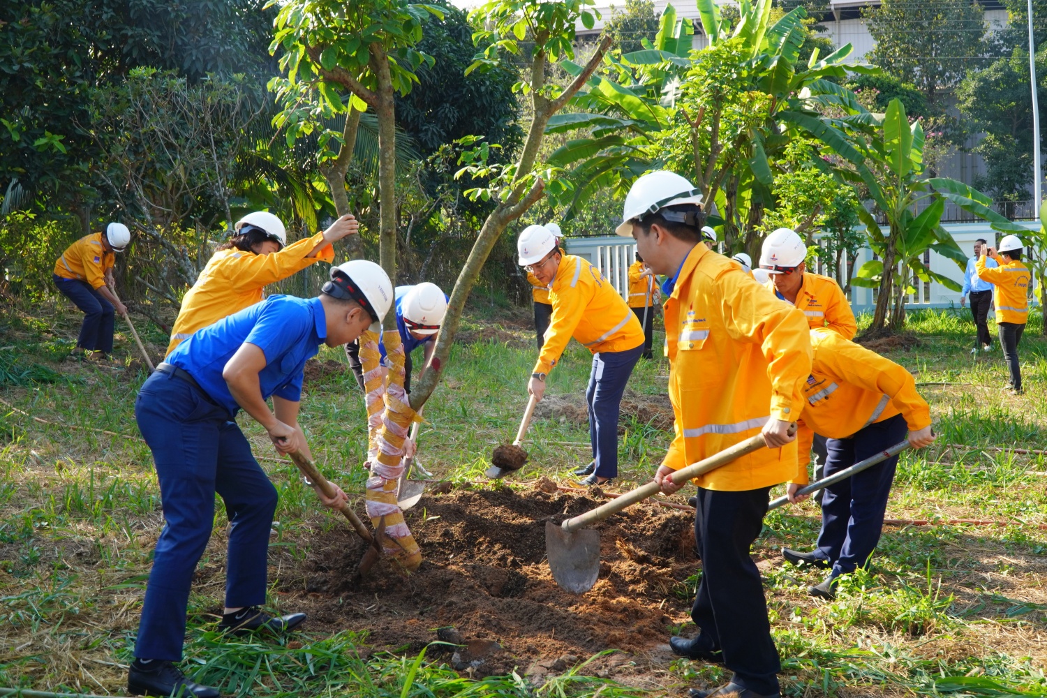 Triển khai các chương trình bảo vệ môi trường, bảo đảm an ninh – an toàn từ những tháng đầu năm Triển khai các chương trình bảo vệ môi trường, bảo đảm an ninh – an toàn từ những tháng đầu năm