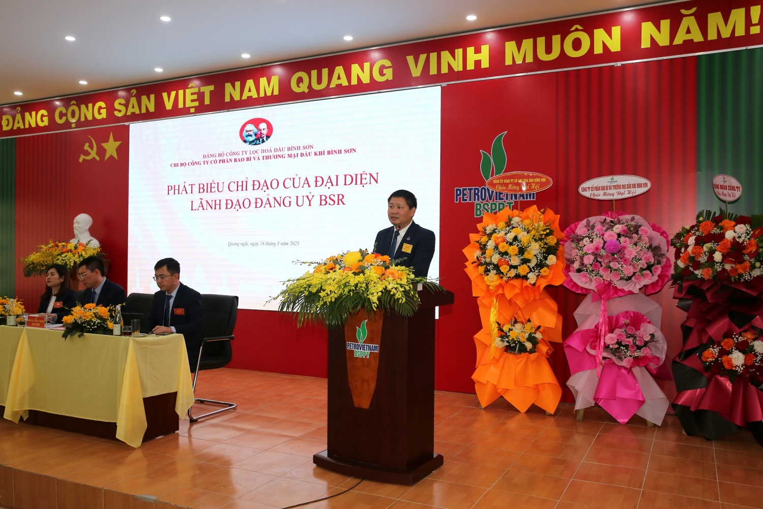 Đồng chí Bùi Ngọc Dương - Ủy viên Ban chấp hành Đảng bộ Tập đoàn Dầu khí Quốc gia Việt Nam, Bí thư Đảng ủy, Chủ tịch HĐQT BSR phát biểu chỉ đạo Đại hội. Đồng chí Bùi Ngọc Dương - Ủy viên Ban Chấp hành Đảng bộ Petrovietnam, Bí thư Đảng ủy, Chủ tịch HĐQT BSR: Chi bộ BSPPT cần tiếp tục triển khai thực hiện tốt mục tiêu tăng trưởng bền vững nhưng cũng cần đột phá trong kinh doanh