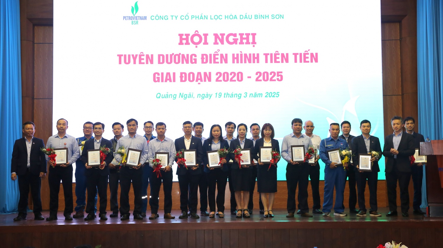 BSR cũng đã khen thưởng cho 50 cá nhân có thành tích tiêu biểu xuất sắc, điển hình tiên tiến giai đoạn 2020-2025. BSR khen thưởng 50 cá nhân có thành tích tiêu biểu xuất sắc, điển hình tiên tiến giai đoạn 2020-2025.
