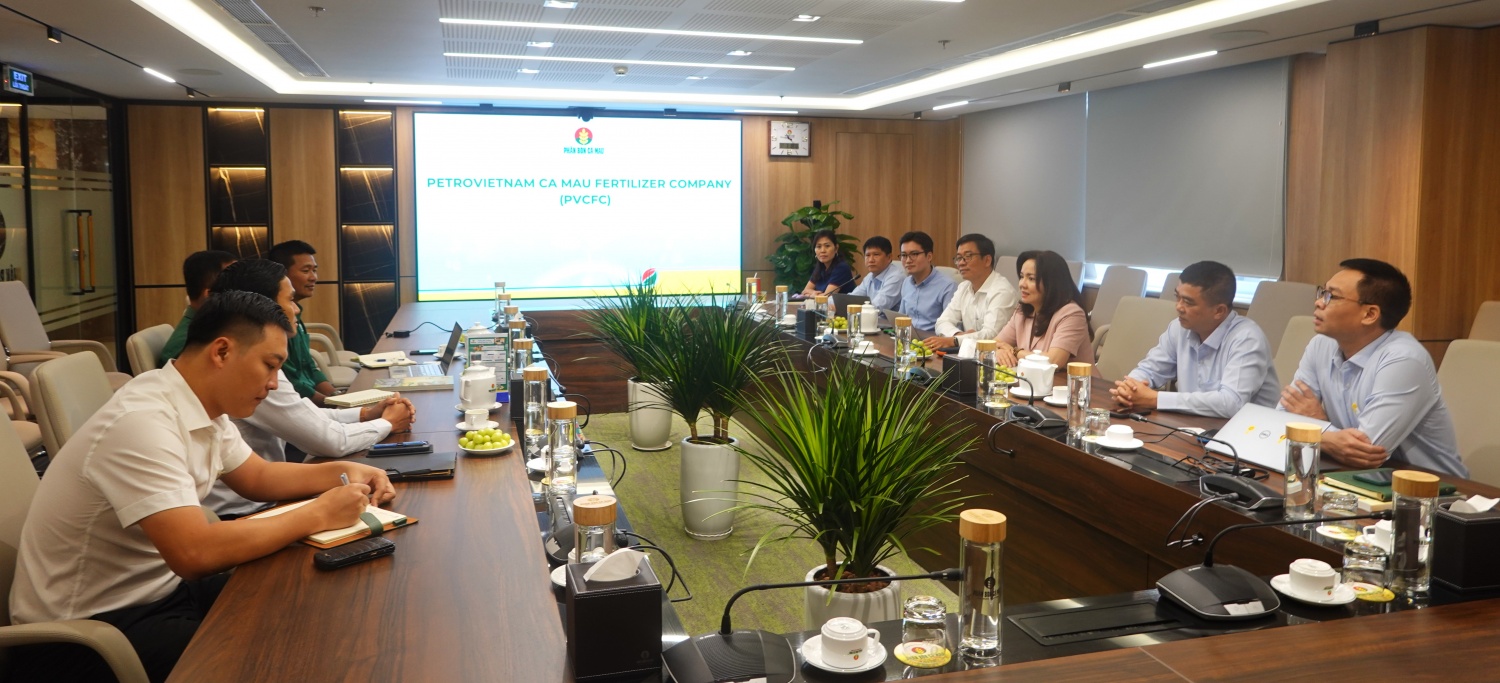 PVCFC tiếp đón và làm việc cùng Angkor Green - một trong ba công ty hàng đầu về phân bón lá tại Campuchia