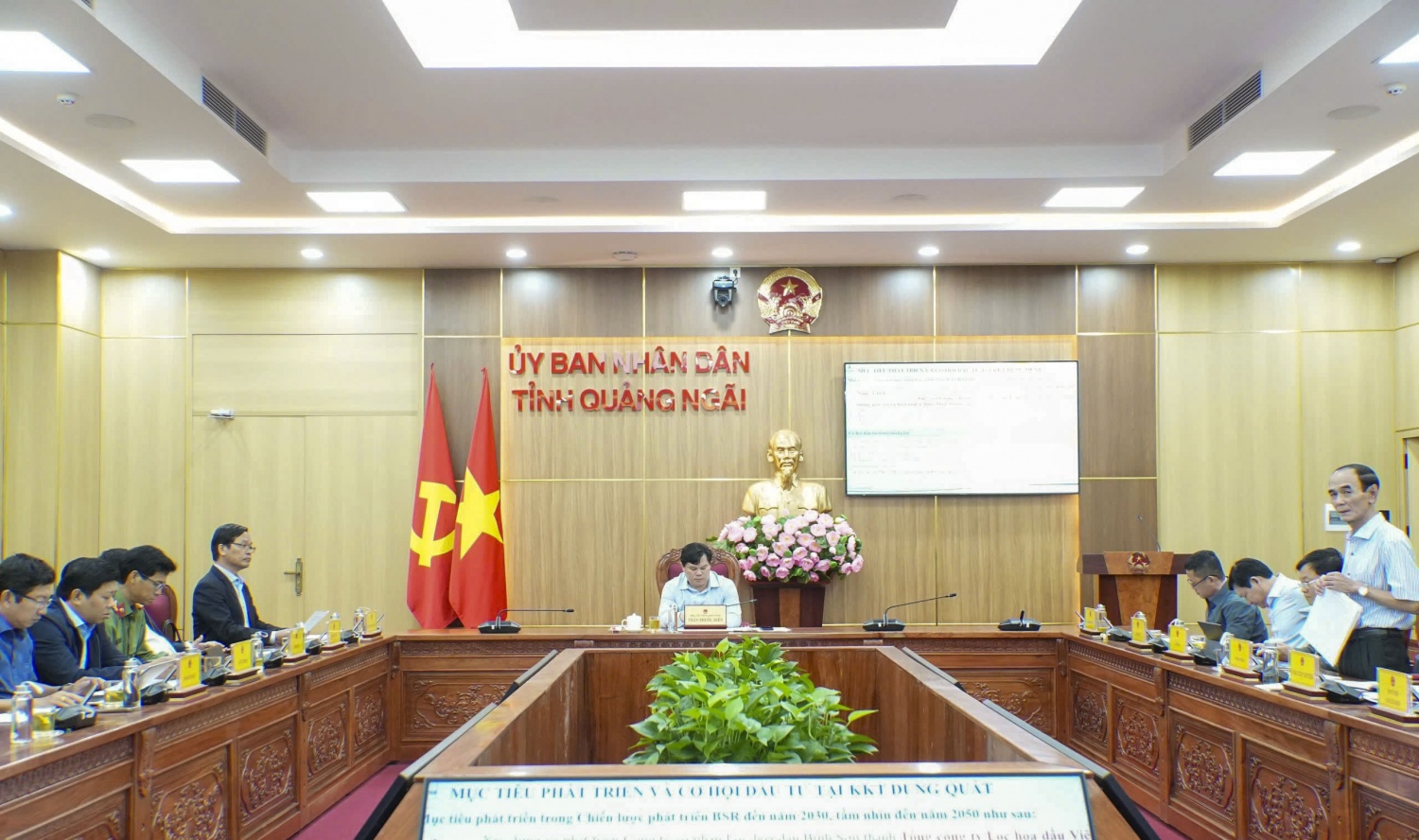 Quảng Ngãi tháo gỡ vướng mắc cho BSR liên quan dự án NCMR NMLD Dung Quất và Trung tâm LHD&NL Quốc gia tại KKT Dung Quất Toàn cảnh buổi làm việc của tỉnh Quảng Ngãi với BSR.