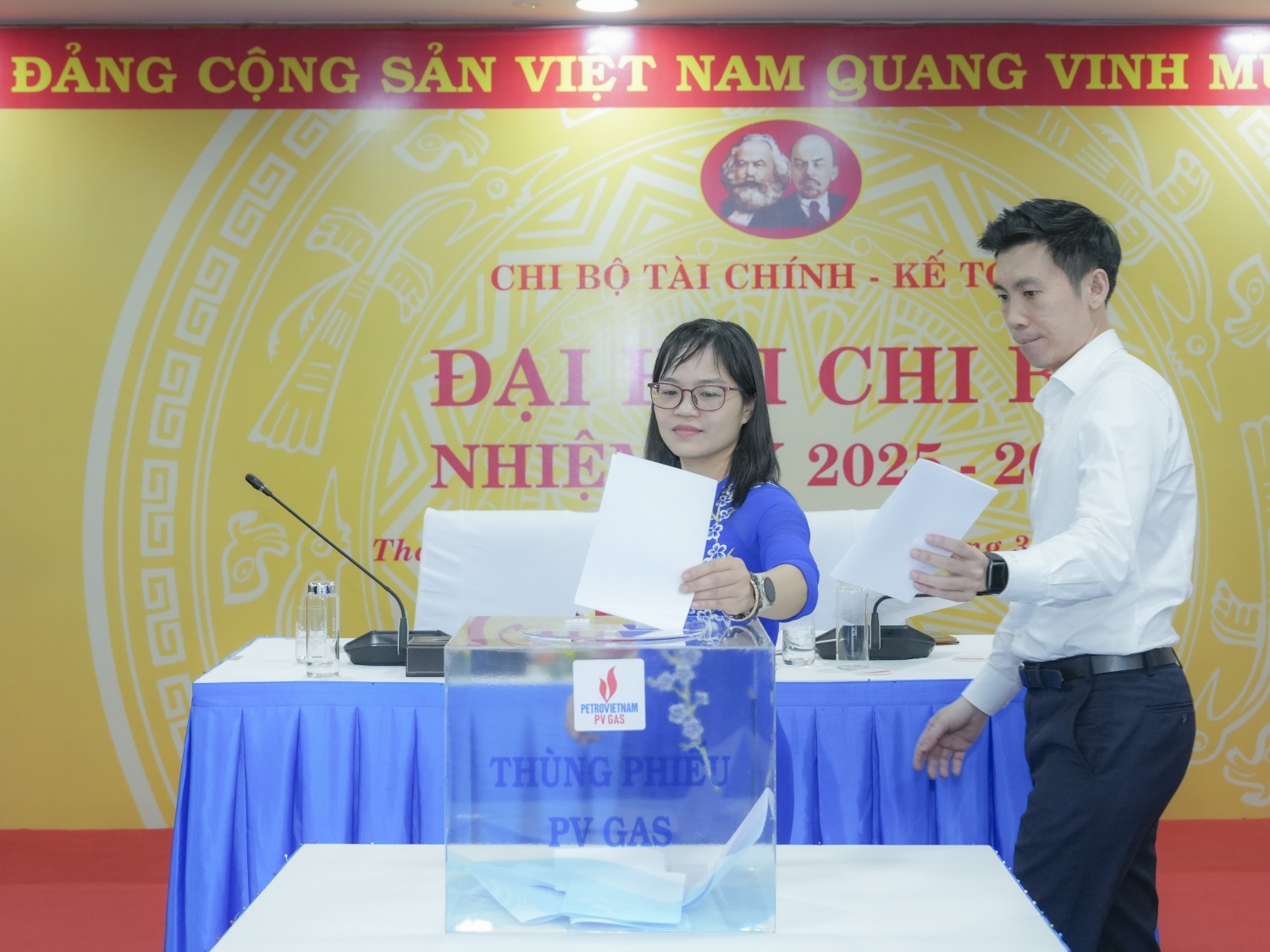 Bổ phiếu bầu Chi ủy Chi bộ Tài chính - Kế toán
