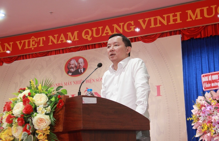 Đồng chí Hồ Công Kỳ - Bí thư Đảng ủy, Giám đốc PVPGB chỉ đạo Đảng ủy/lãnh đạo Nhà máy khóa I, nhiệm kỳ 2025-2030 nỗ lực duy trì NMNĐ Sông Hậu 1 là một trong các nhà máy có hiệu suất, hiệu quả cao.