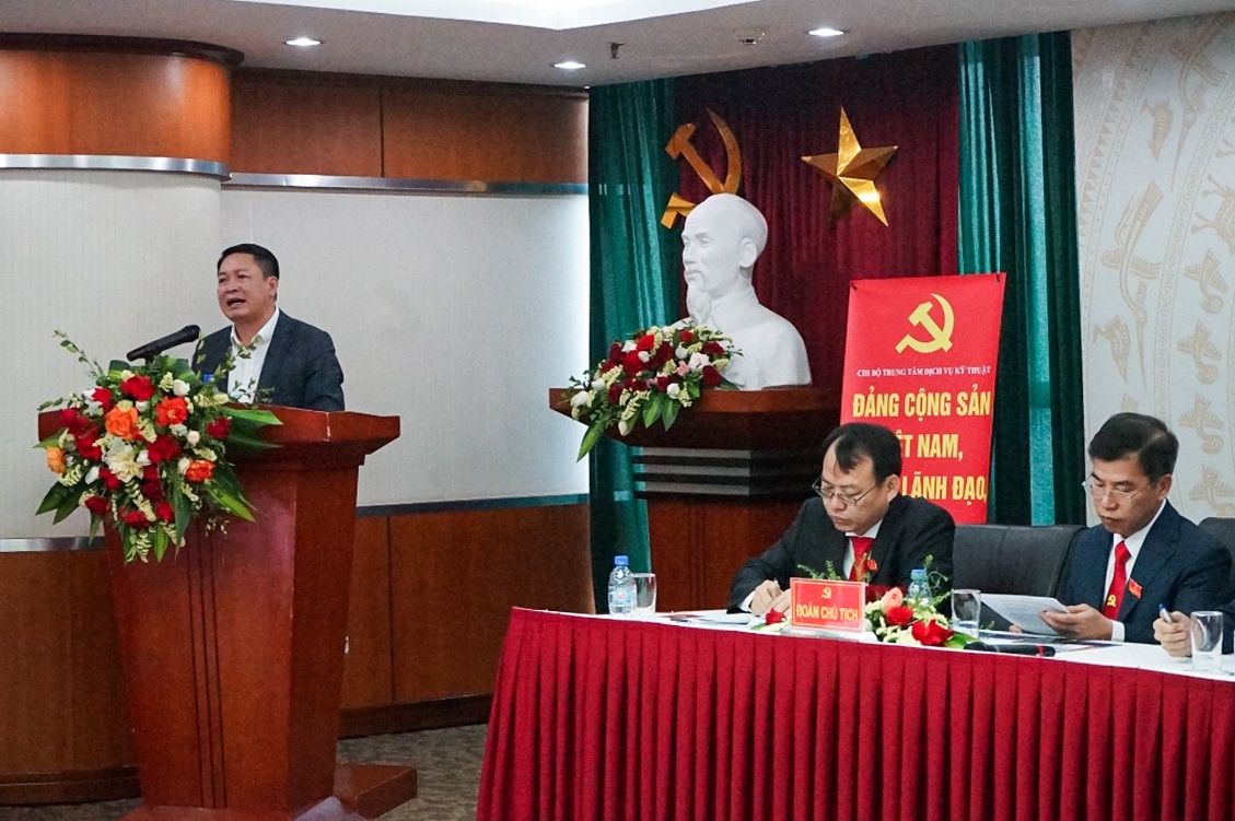 Đồng chí Nguyễn Duy Giang đánh giá cao kết quả, thành tích đã đạt được trong nhiệm kỳ vừa qua của Chi bộ PV Power TSC.