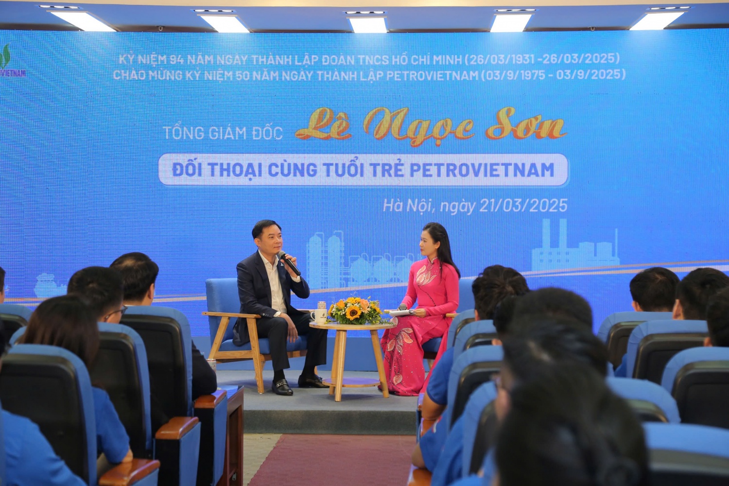 Lãnh đạo Petrovietnam tặng hoa chúc mừng Trung ương Đoàn, Đoàn Thanh niên Chính phủ, Đoàn Thanh niên Petrovietnam nhân kỷ niệm 94 năm Ngày thành lập Đoàn TNCS Hồ Chí Minh
