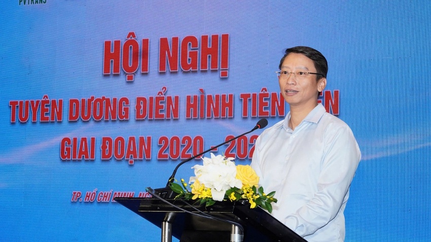 Ông Trần Hồng Nam - Thành viên HĐTV Petrovietnam đánh giá cao những nỗ lực và đổi mới của PVTrans trong công tác thi đua, khen thưởng.