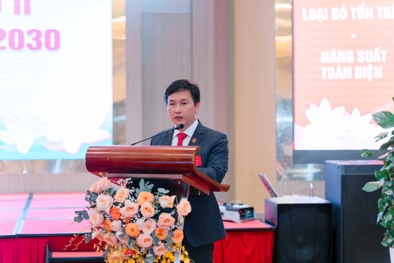 Đồng chí Nguyễn Thanh Tùng phát biểu tại Đại hội