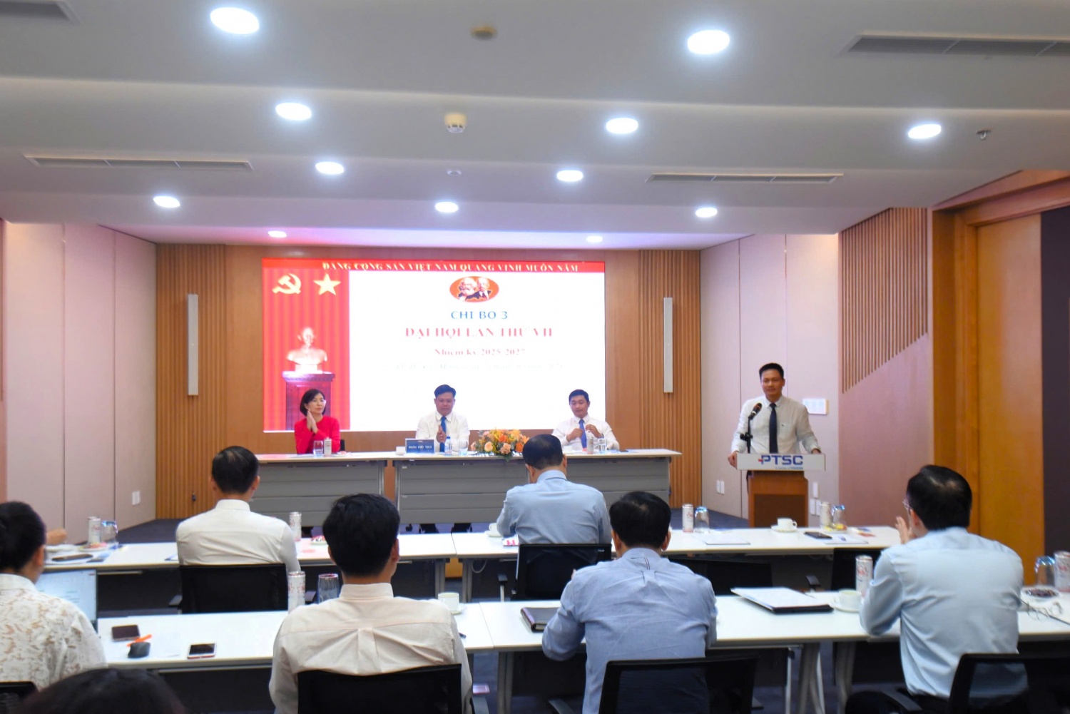 Đồng chí Đỗ Huy Thế, Bí thư Đảng ủy Cơ quan Tổng công ty PTSC phát biểu chỉ đạo.