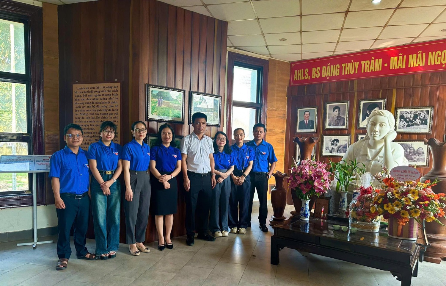 Đoàn viên PVTrans dâng hương, tưởng niệm Anh hùng Liệt sĩ, Bác sĩ Đặng Thùy Trâm.