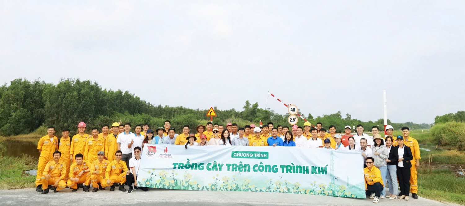Chương trình trồng cây xanh của Đoàn Thanh niên PV GAS CA MAU