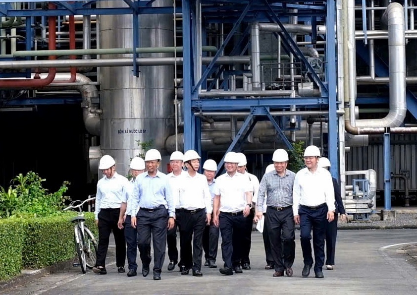 Bí thư Thành ủy Cần Thơ Đỗ Thanh Bình yêu cầu các sở, ban, ngành liên quan tích cực phối hợp với các chủ đầu tư để tháo gỡ khó khăn trong phạm vi thẩm quyền cho Dự án