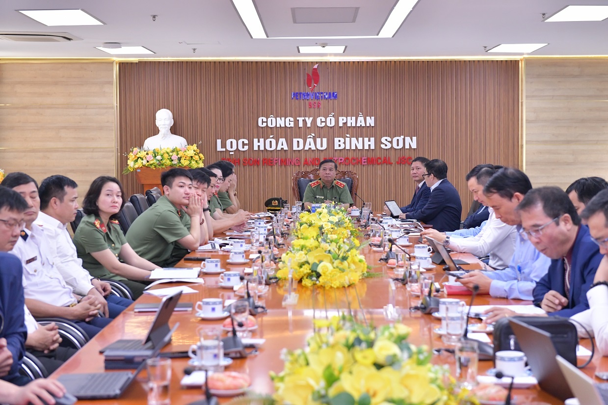 Toàn cảnh Hội nghị đảm bảo công tác an ninh, an toàn cho NMLD Dung Quất.