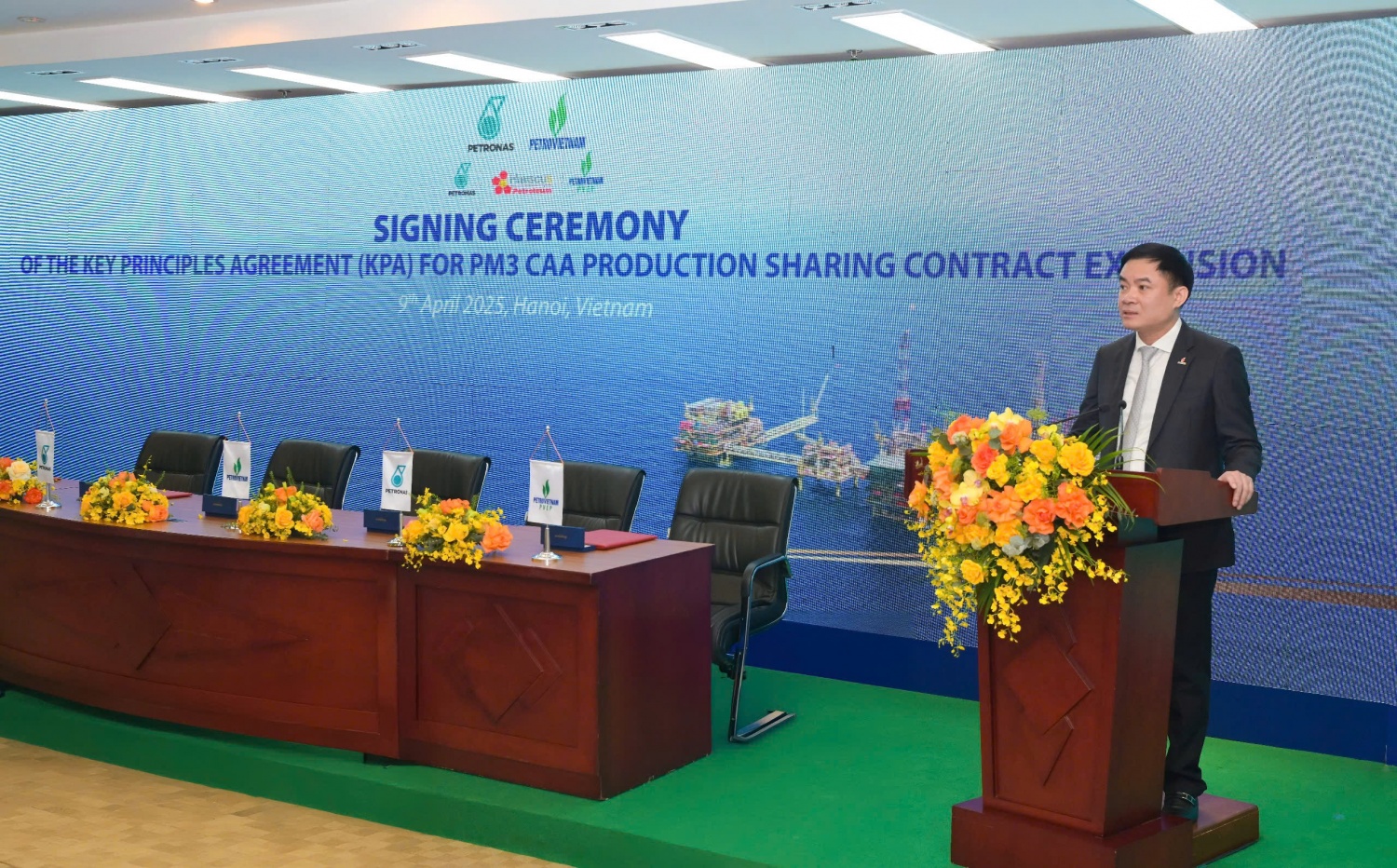 Mr. Lê Ngọc Sơn, General Director of Petrovietnam, emphasized that the extension of the PSC at PM3 CAA is a strategically significant decision.