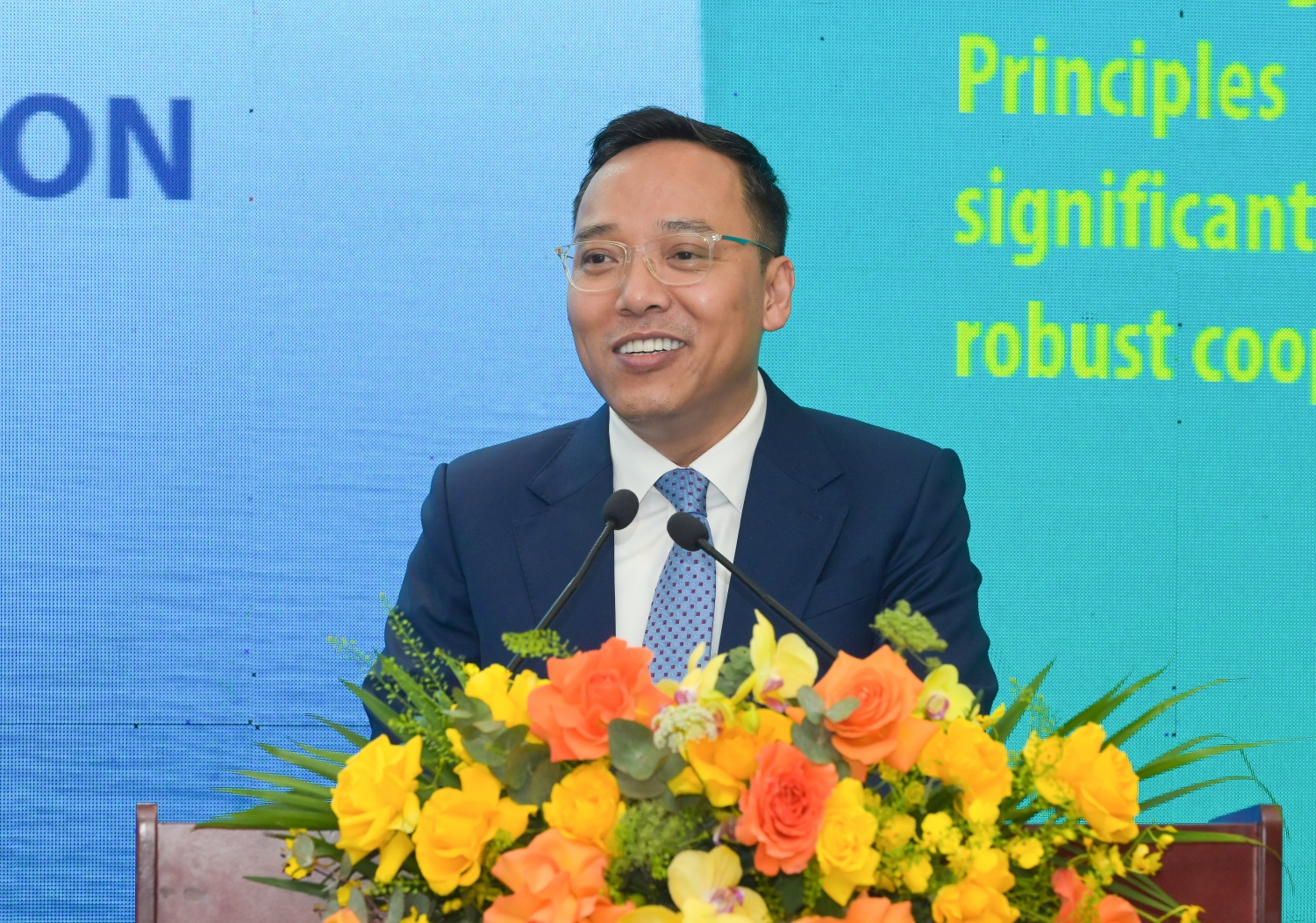 Deputy Minister of Industry and Trade Nguyễn Hoàng Long reiterated the Ministry’s full support for the project’s safe, efficient implementation and its goal of achieving mutually beneficial outcomes.