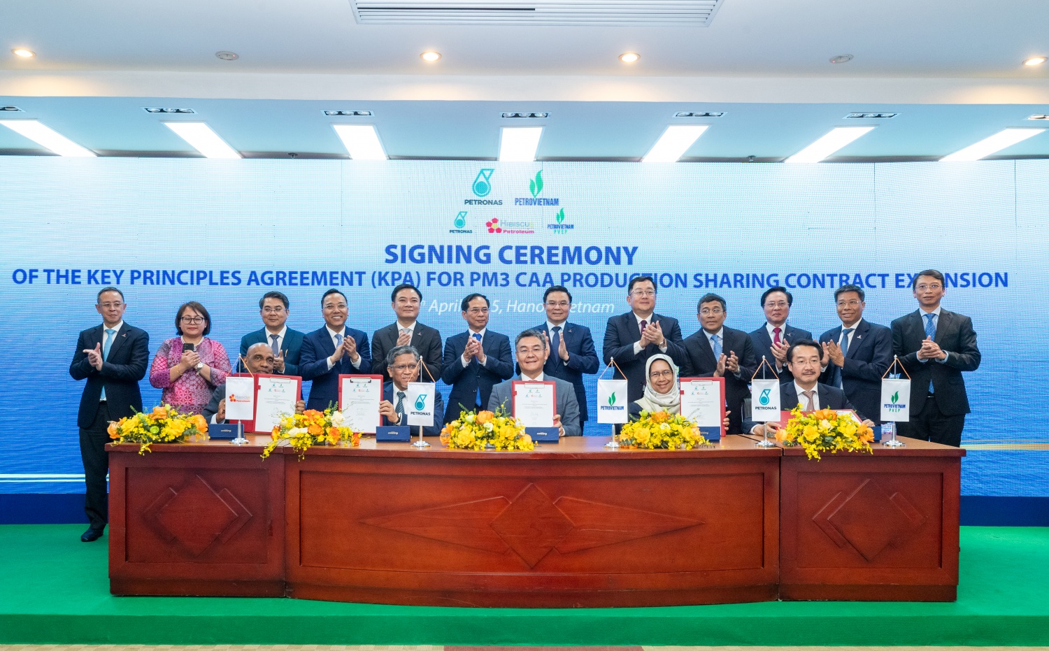 Petrovietnam and Petronas sign a cooperation agreement for Block PM3 CAA