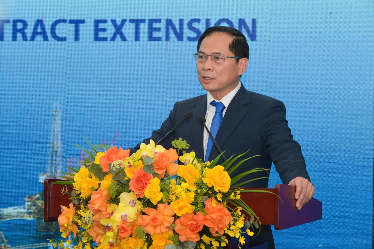 Deputy Prime Minister and Minister of Foreign Affairs Bùi Thanh Sơn extended his congratulations on Petrovietnam’s significant milestone.