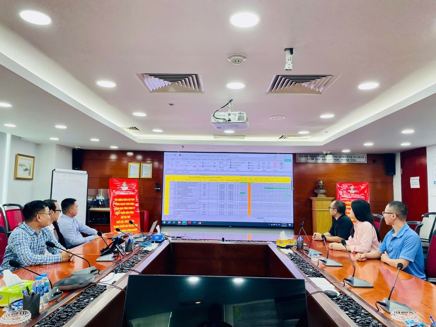 Tiến độ là tiên quyết, chất lượng là nền tảng, hiệu quả là cốt lõi để PVEP tăng trưởng và phát triển bền vững.