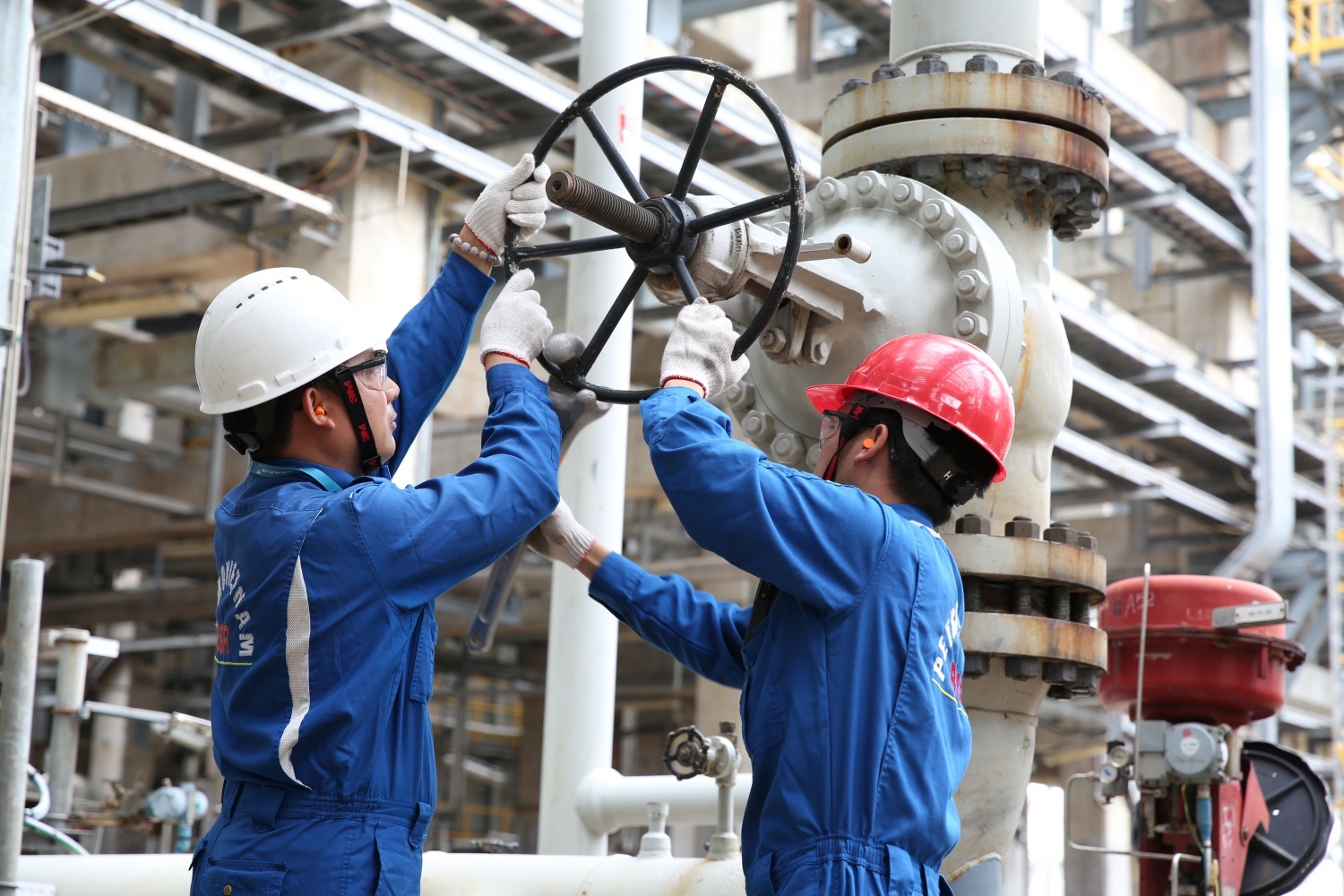 Người lao động BSR tại Nhà máy Lọc dầu Dung Quất