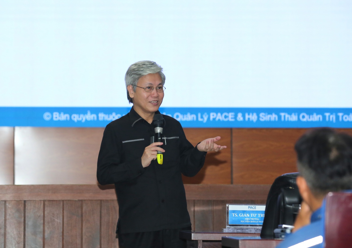 TS Giản Tư Trung - Hiệu trưởng Trường Doanh nhân PACE chia sẻ, trò chuyện về văn hóa học tập.