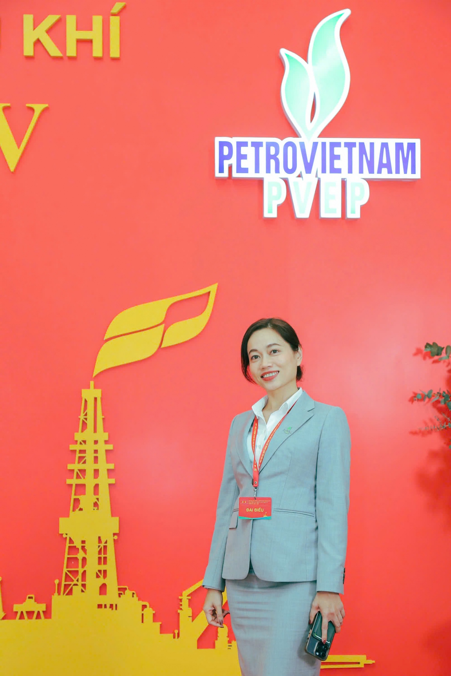 Đồng chí Vũ Thị Thu Hương - Trưởng phòng An toàn, Sức khỏe, Môi trường (HSE) Chi nhánh Điều hành Dầu khí Trong nước (PVEP-POC) bày tỏ ấn tượng với tỷ lệ phiếu bầu tập trung, thể hiện tinh thần đoàn kết, thống nhất cao trong toàn Tổng công ty.