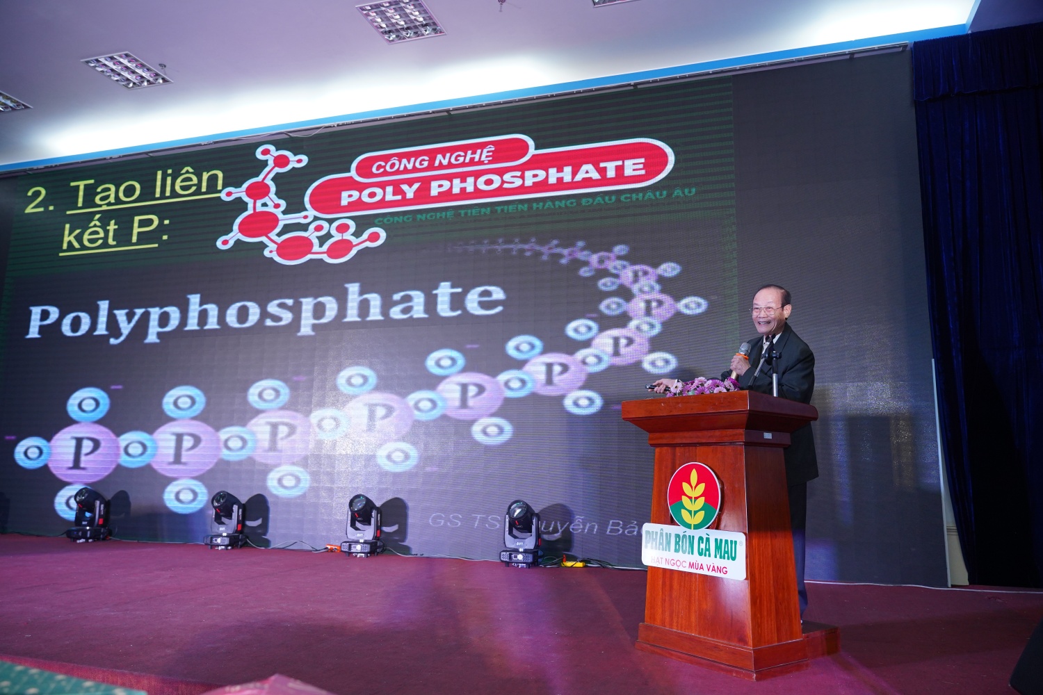 GS.TS Nguyễn Bảo Vệ, nguyên Trưởng Khoa Nông nghiệp Trường Đại học Cần Thơ, chia sẻ trong chương trình “Tham quan nhà máy - Gặt hái mùa vàng”
