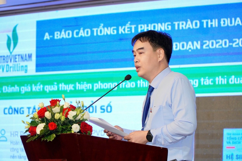  Chủ tịch Công đoàn Hoàng Xuân Bách báo cáo tổng kết phong trào thi đua giai đoạn 2020-2025.