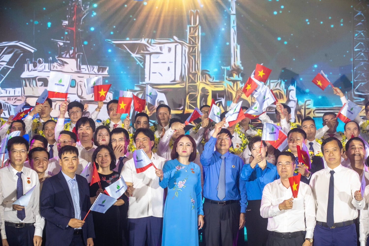 Người lao động Petrovietnam hòa chung không khí chào mừng Tháng Công nhân, Tháng ATVSLĐ năm 2025.