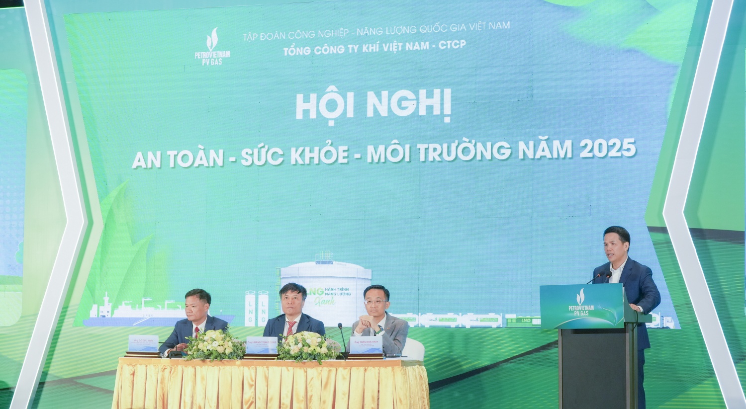 Ông Phạm Văn Phong – Phó Bí thư Đảng ủy, Tổng Giám đốc PV GAS khẳng định PV GAS luôn ý thức công tác đảm bảo an ninh an toàn là nhiệm vụ trọng tâm hàng đầu, kim chỉ nam xuyên suốt mọi hoạt động sản xuất kinh doanh.