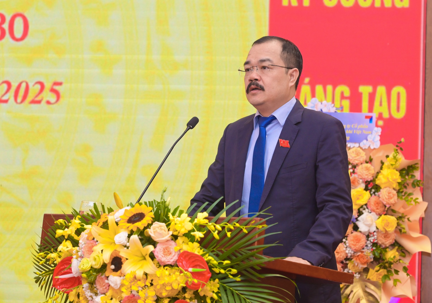 Đồng chí Trần Ngọc Chương - Phó Bí thư Thường trực Đảng ủy, Thành viên HĐQT PTSC đánh giá cao năng lực lãnh đạo toàn diện của Đảng bộ PV Security trong việc điều hành hiệu quả hoạt động sản xuất kinh doanh và xây dựng tổ chức Đảng vững mạnh.