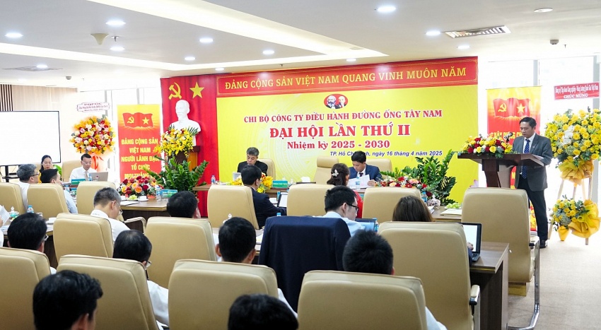 Đồng chí Trần Thanh Hải - Bí thư Chi bộ, Tổng Giám đốc SWPOC báo cáo kết quả hoạt động của Chi bộ nhiệm kỳ 2020-2025