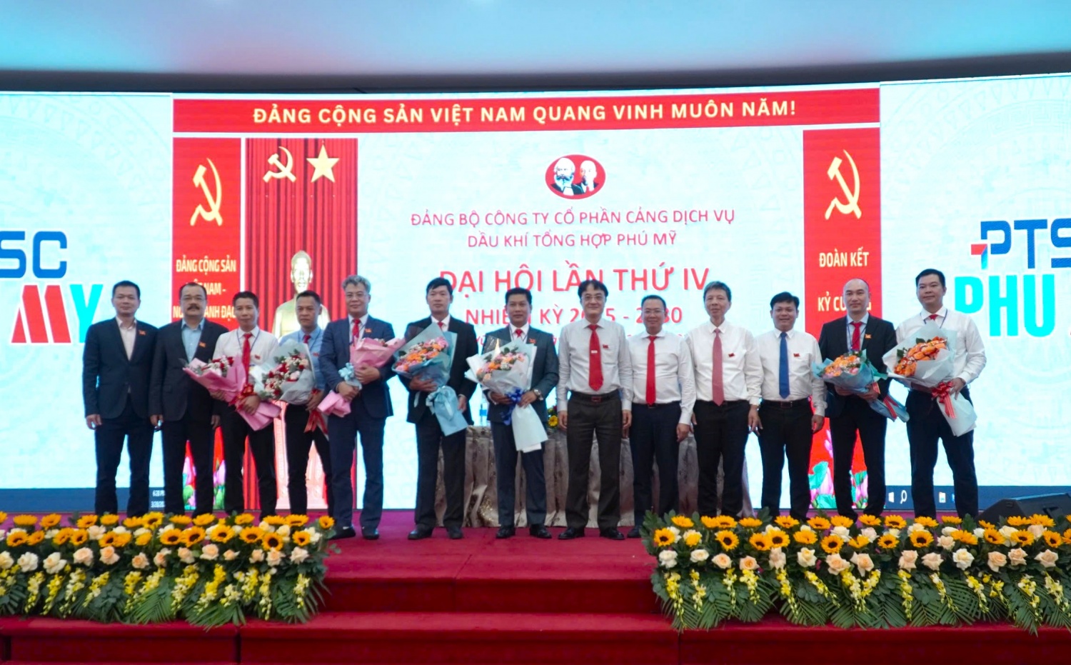 Ban Chấp hành Đảng bộ PTSC Phú Mỹ nhiệm kỳ 2025-2030 ra mắt Đại hội