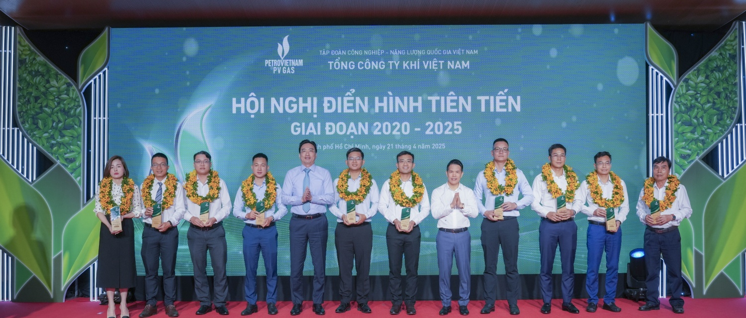 PV GAS tuyên dương 5 tập thể và 10 cá nhân tiêu biểu có thành tích xuất sắc trong các phong trào thi đua giai đoạn 2020 - 2025