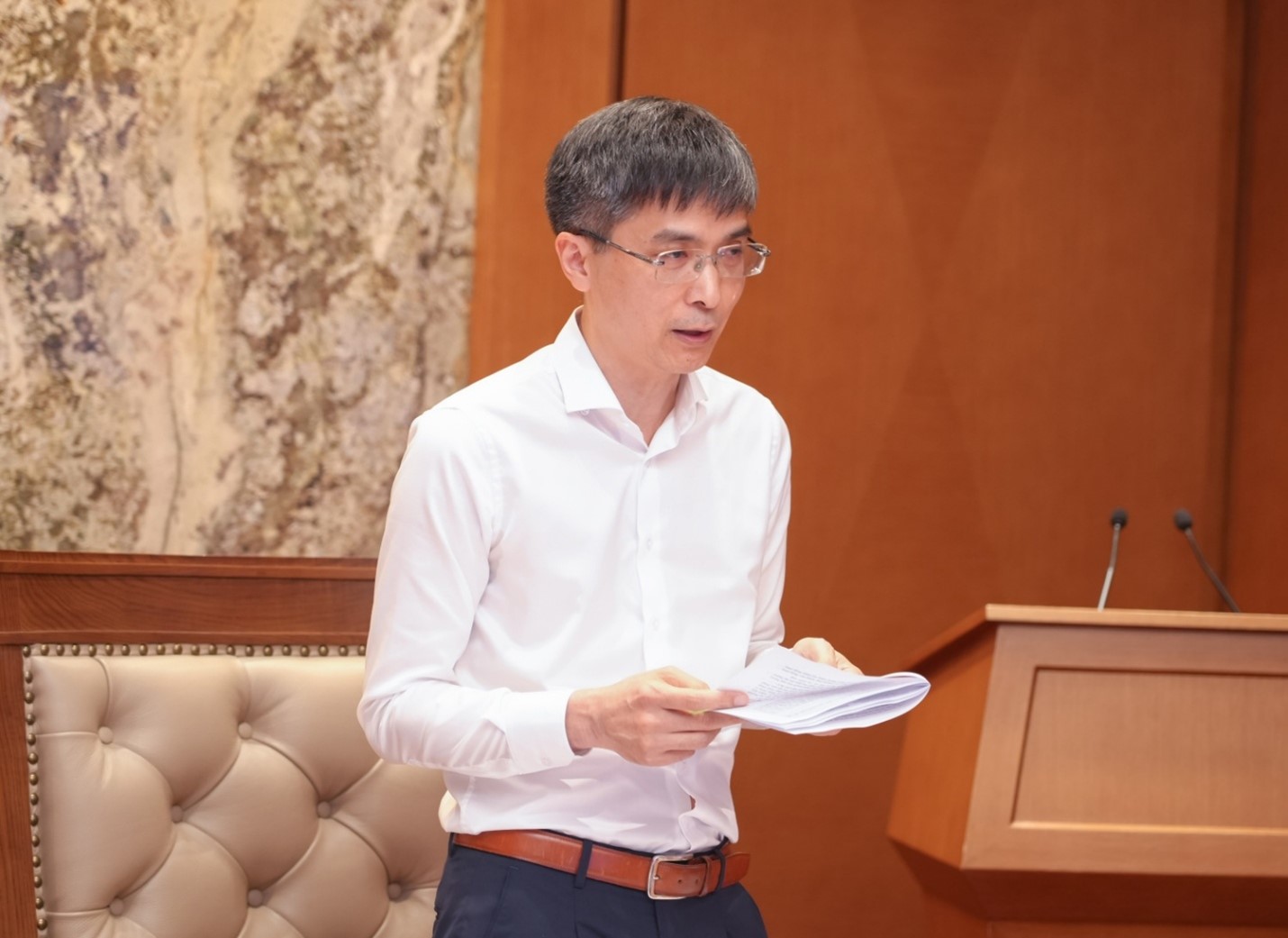 Đồng chí Vũ Đào Minh, Bí thư Chi bộ Ban TDKTDK trình bày báo cáo chính trị tại Đại hội