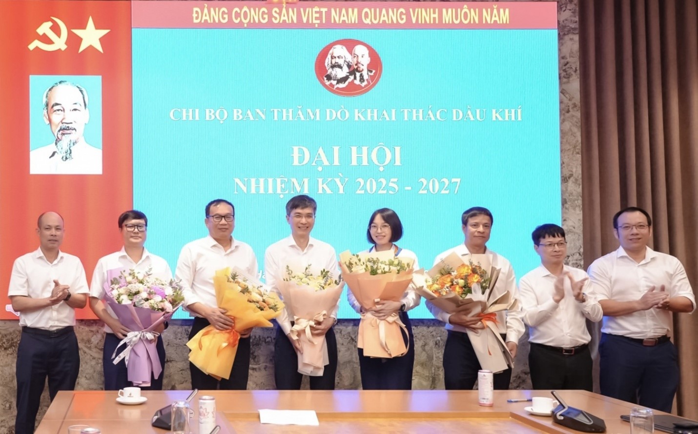 Chi ủy Chi bộ Ban TDKTDK nhiệm kỳ 2025-2027 ra mắt Đại hội