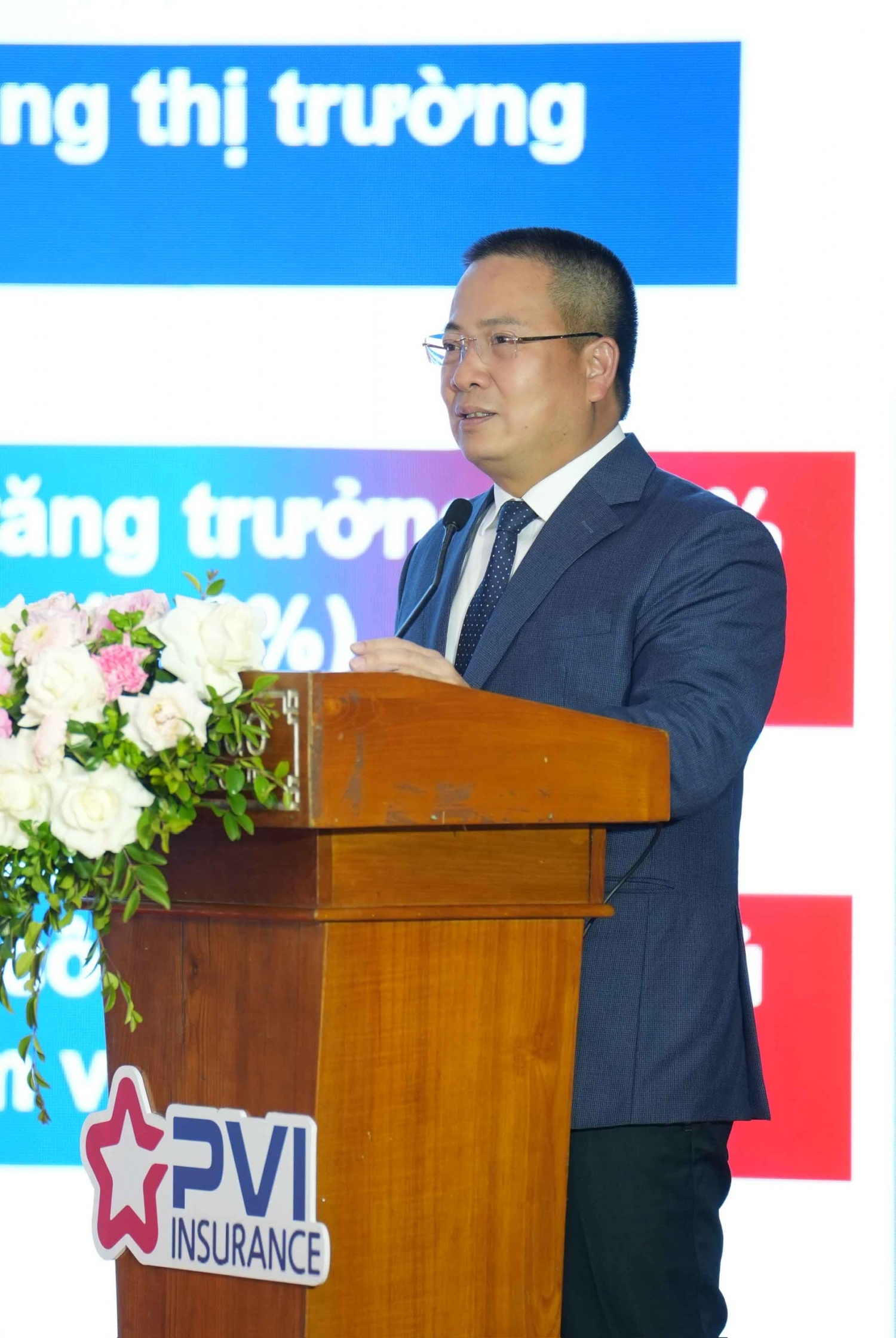 Tổng giám đốc Phạm Anh Đức báo cáo tại Hội nghị
