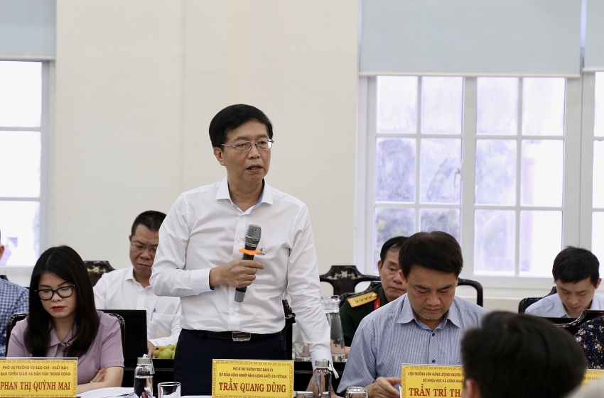 Ông Trần Quang Dũng - Phó Bí thư thường trực Đảng ủy Petrovietnam đề xuất tăng cường sự liên thông hoạt động giữa các Ban Chỉ đạo; xác định nhiệm vụ trọng tâm và công cụ tuyên truyền hiệu quả...