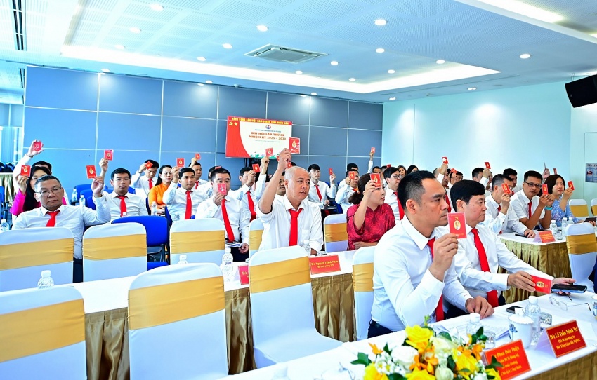 Trong không khí làm việc nghiêm túc, các đại biểu đã nhất trí thông qua các nội dung quan trọng tại Đại hội với tỷ lệ đồng thuận cao.