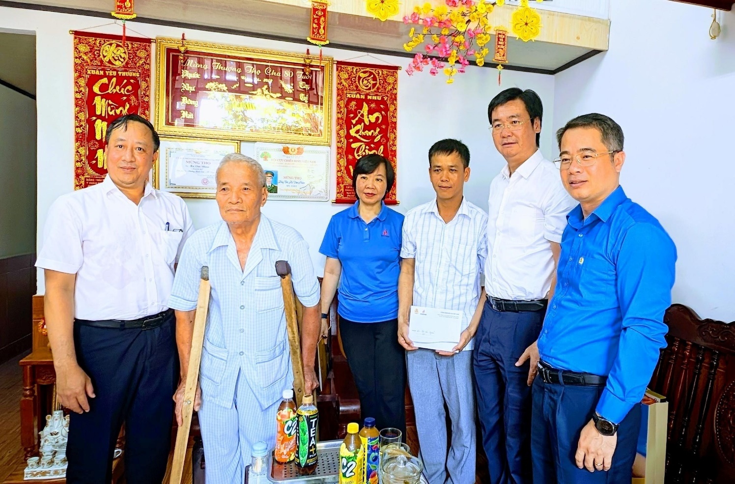 Lãnh đạo Công đoàn Dầu khí Việt Nam, Công đoàn Vietsovpetro thăm hỏi gia đình người lao động nhân dịp Tháng Công nhân năm 2024