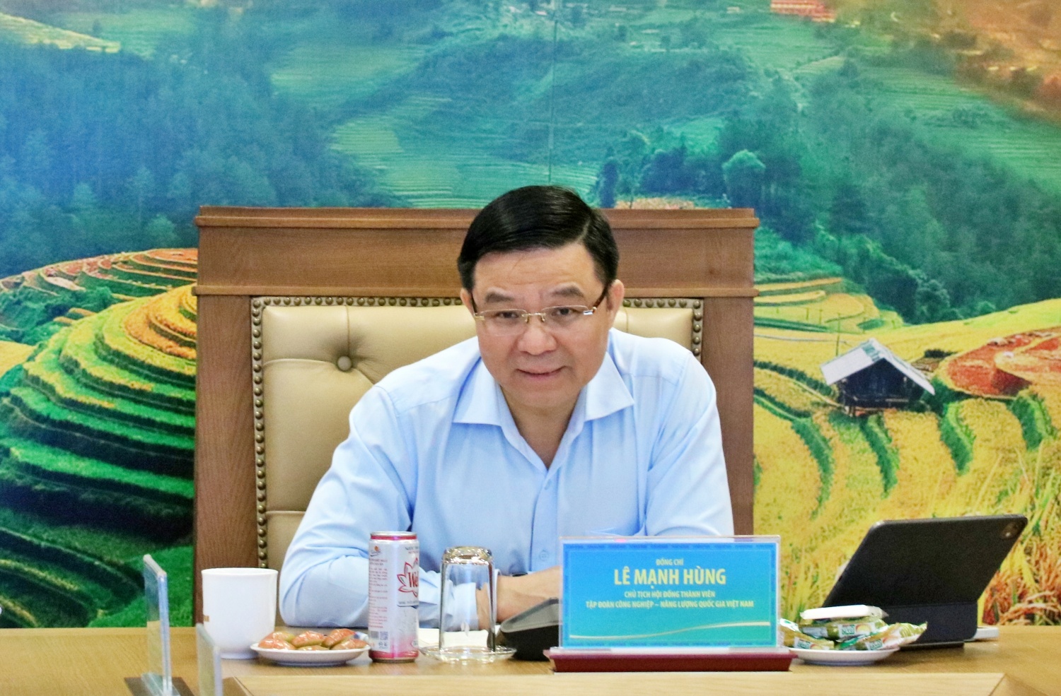 Chủ tịch HĐTV Petrovietnam Lê Mạnh Hùng: “Điện hạt nhân là nhiệm vụ chiến lược của Tập đoàn, buộc phải triển khai nghiêm túc, không được bàn lùi dù khó khăn, thách thức rất lớn”.