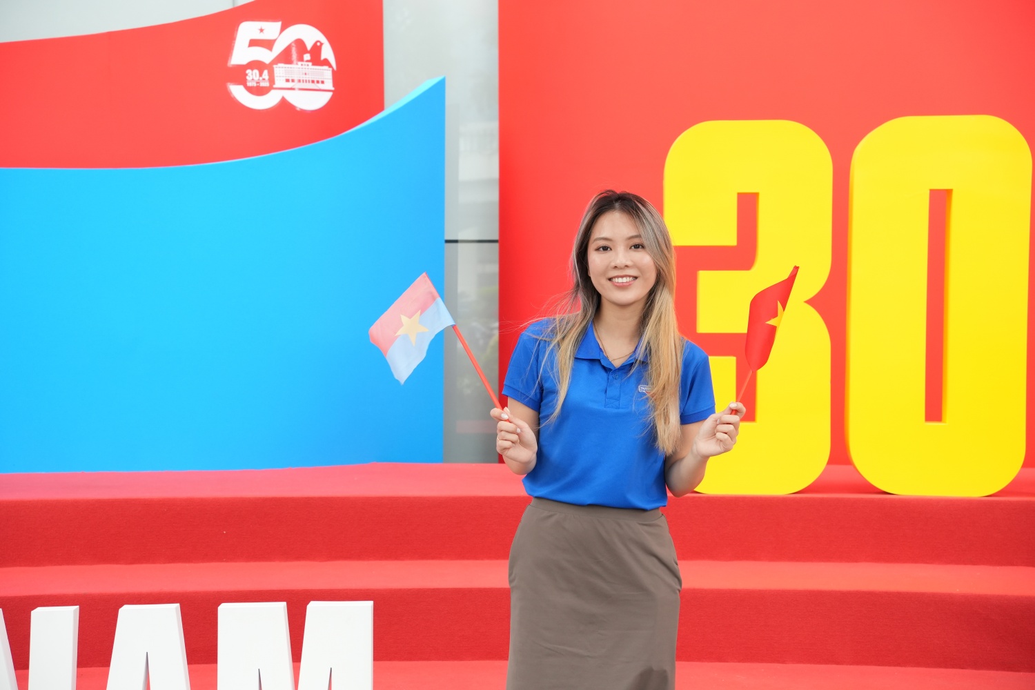 Đoàn viên Hồ Nguyệt Anh, Chi đoàn Ban Kinh tế Đầu tư, Đoàn Thanh niên BMQL&ĐH Petrovietnam bày tỏ lòng biết ơn và niềm tự hào: “Tôi luôn nhắc nhở bản thân phải sống xứng đáng với những cống hiến, hy sinh của các thế hệ trước, không ngừng học hỏi, nỗ lực để góp phần xây dựng đất nước ngày càng phát triển”.