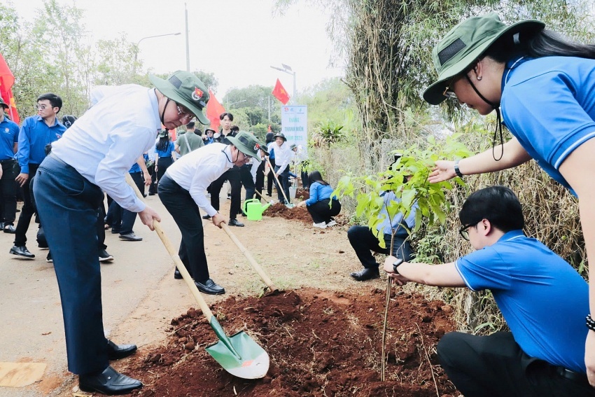 Ra quân trồng cây Tháng Thanh niên năm 2025